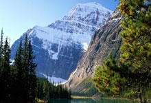 虎扑体育：陈垣宇2-3惜败卡尔伯格，WTT重庆冠军赛遭遇一轮.